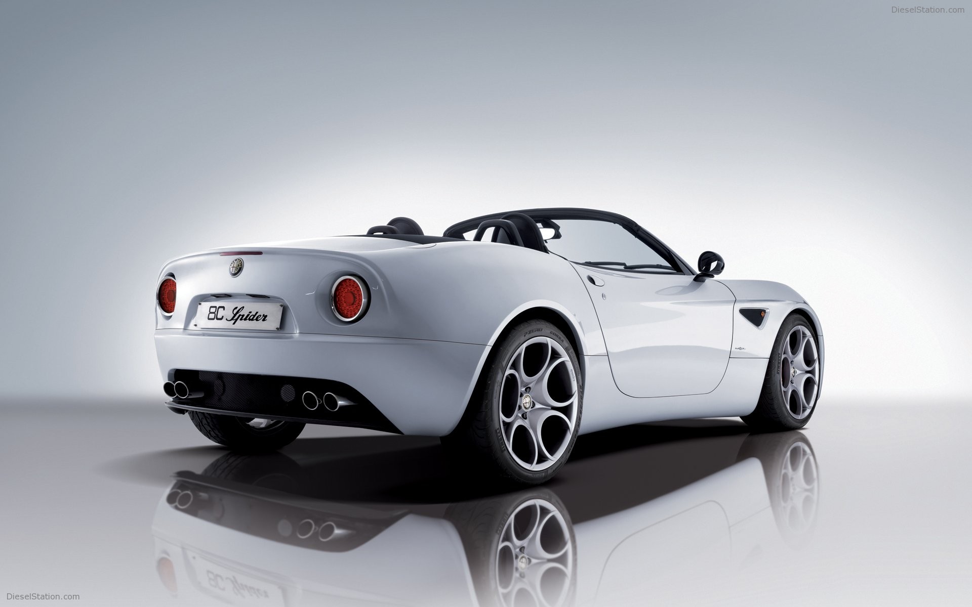 Alfa 8C Spider (2008) Car Pictures